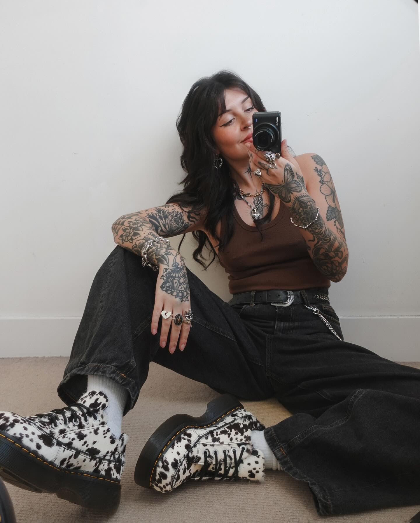 #ad | stomped into the New Year with the Buzz 5-Eye Dalmatian platforms 🐾 

#DrMartens @drmartensofficial