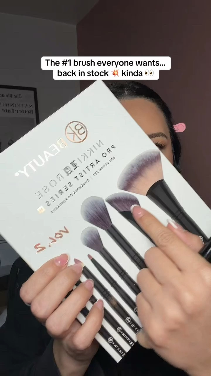 The Nikki La Rose brush set is makeup artist level tools in one set. ✨ Super soft, blends like a dream, and makes getting that flawless finish so much easier.

#LTKBeauty #LTKgrwm #LTKdayinmylife