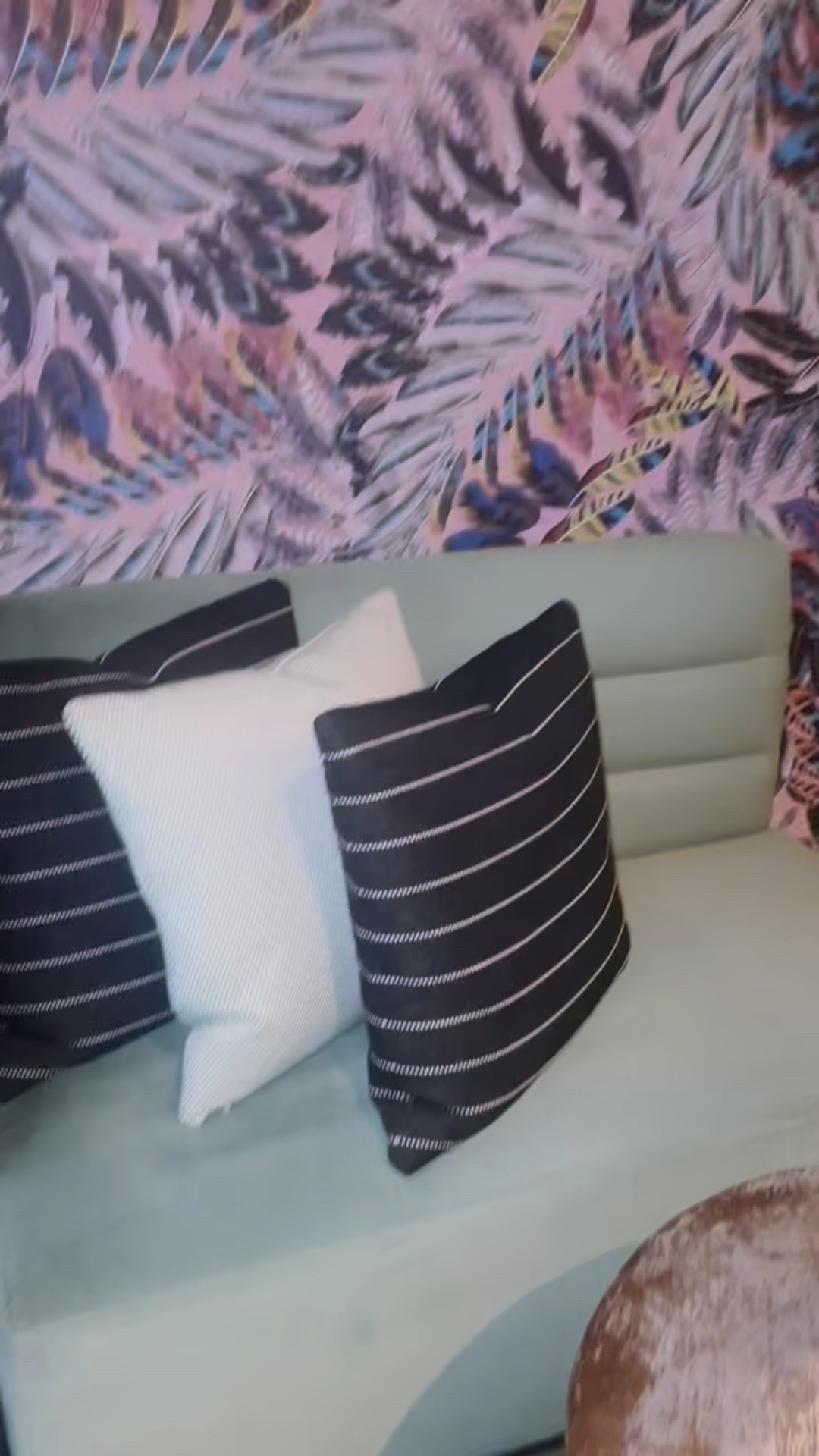 Chic wallpaper that envelops the space in quiet elegance. #wallpaperinspo #chicinteriors #interiordetails #homedetails #interiorstyling #curatedhome #eleganthome #designinspo #calminghome #coastalchic #luxuryinteriors #homeaesthetic #modernhome #interiorlovers

#LTKHome