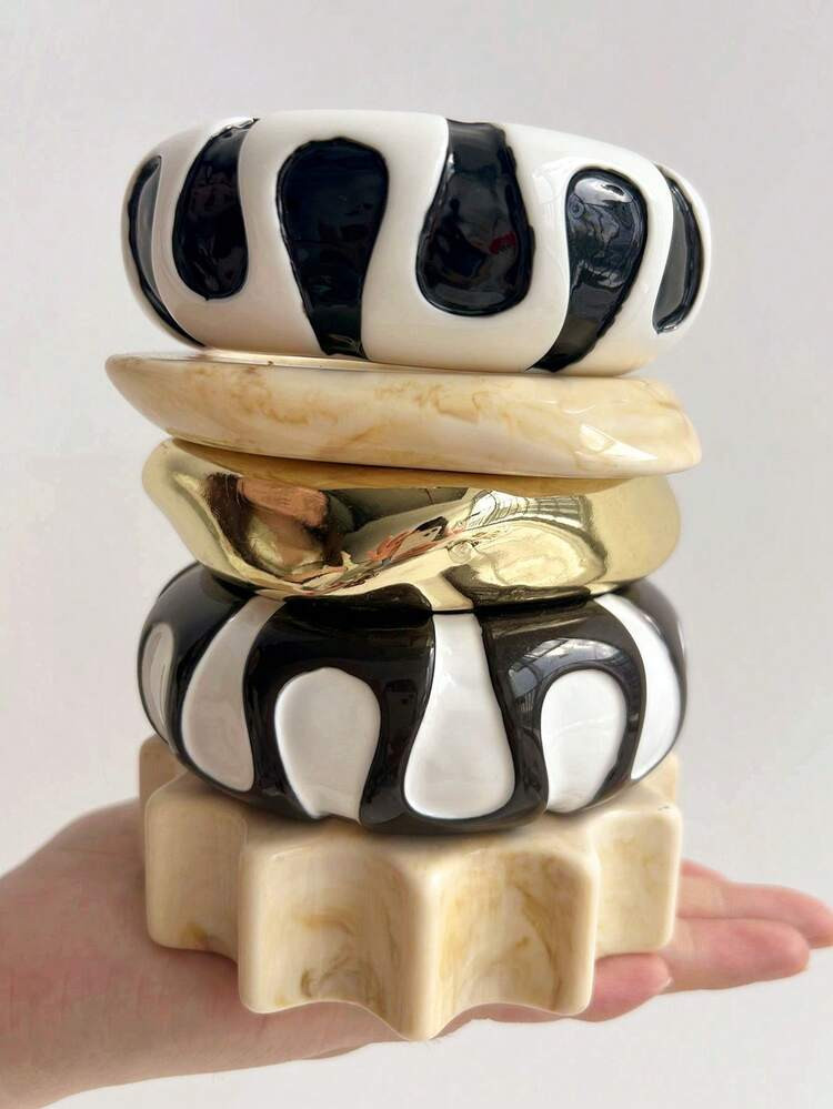 1pc Asymmetrical Black & White Resin Bracelet, Tie Dye Beige Stacked Bangle, Vintage Fashion Hand... | SHEIN