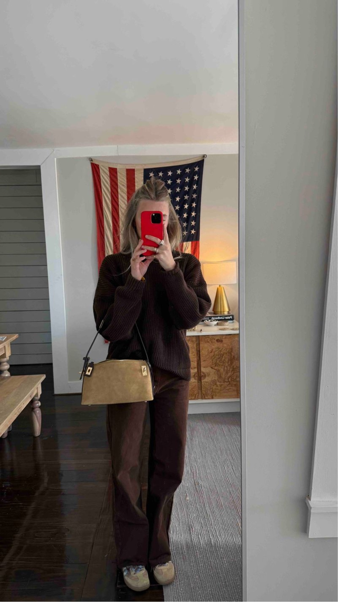 chocolate brown ootd!



suede hobo bag in gold, revolve, adidas sneakers 

#LTKShoeCrush #LTKStyleTip #LTKWorkwear