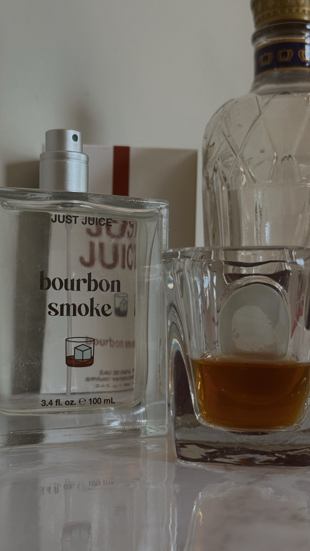 gifted by Just Juice Fragrance 🎁

We are now getting into the thick of fall and @justjuicefragrance has a unisex fragrance that gives fall vibes in a bottle! It’s a powerful smokey and spicy fragrance. During the first initial dry down sweet vanilla notes do appear but it’s comes as an after scent to the spice and amber notes. For my ladies in fragrance although this is a unisex fragrance I would say that this is more on the masculine side. You won’t smell like a man don’t worry 😂, but think Season 1 of Miranda Hobbes from SATC in her suits in the middle of autumn - Strong, Direct, and Fiery with a hint of a sweetness 😉🥃🔥

@justjuicefragrance @amazon #justjuicefragrance #fallfragrances #fallfragrance #unisexfragrance #unisexfragrances
