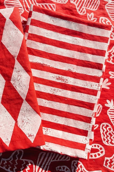 Julie Peach Block Printed Stripe Napkin Set | Urban Outfitters (US and RoW)