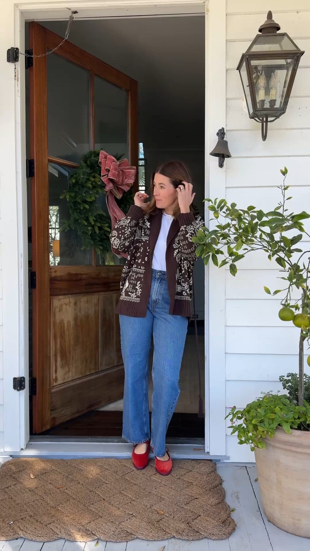 #abercrombiepartner | @abercombie's Cyber Week Sale is here!! 25-50% Off Everything! Offer valid in stores and online from 11/24/2025-12/1/2025 in US/CA. Excludes clearance and gift cards. Online price reflects discount. Use code CYBERAF to get an additional 15% off everything in stores and online at checkout from 11/24/2025-12/1/2025 in US/CA. Excludes clearance and gift cards. See details online. #ad