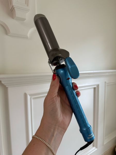 My fav curling irons on sale on Walmart! #walmartpartner #walmartbeauty #sponsored @walmart