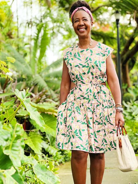 This proved to be the perfect garden party dress. Great for brunch and day parties too. I’m wearing a M because that’s all that was left. Really needed a S. Runs TTS.

#dresses #floraldresses #minidress

#LTKFind #LTKstyletip #LTKSeasonal