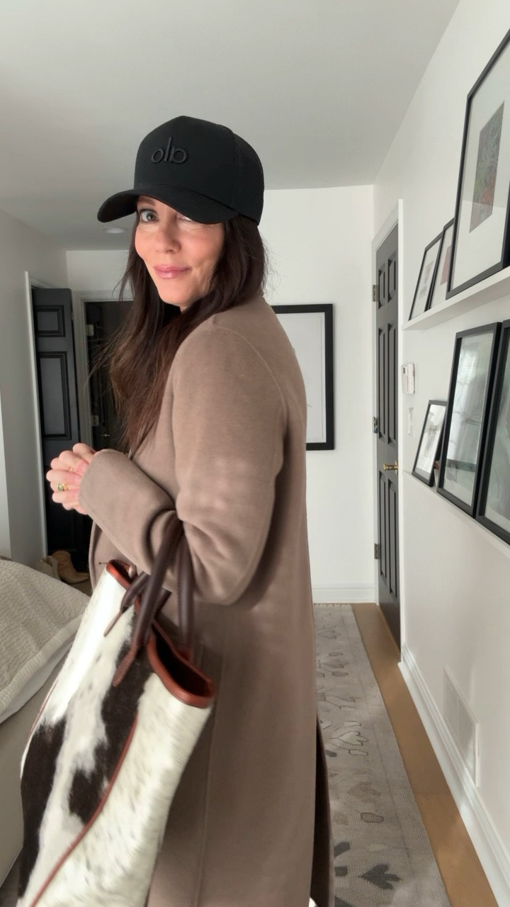 I’ve linked similar to the items no longer available, lmk if you have any questions. I’m wearing Mavi camo pants $128 in size 28/27 length 

#LTKOver40 #LTKFindsUnder50 #LTKWatchNow