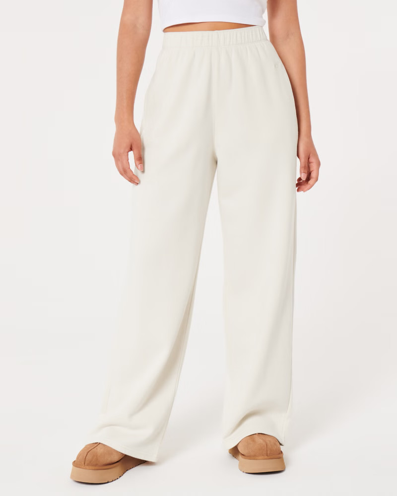 Feel Good Ultra High-Rise Fleece Wide-Leg Pants | Hollister (US)