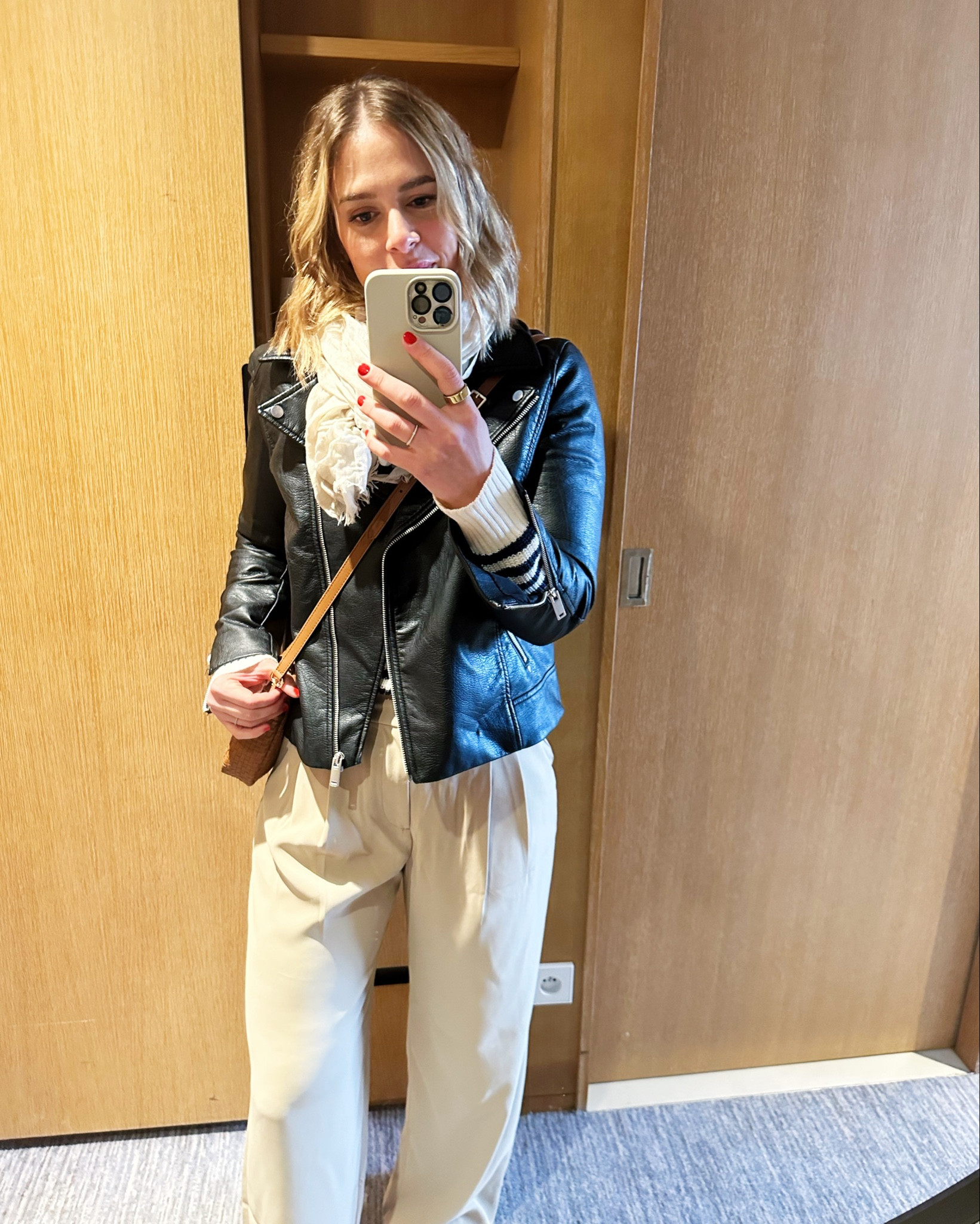 Another day of exploring in Paris! Love these high rise trousers- so comfy and the sweater and leather jacket make layering so easy. 