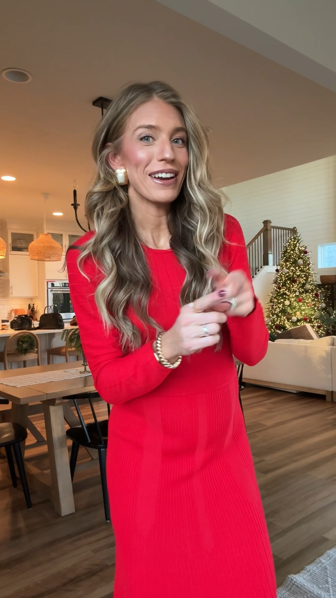 Christmas Dress I wore to dinner last night
Bump friendly and tall girl friendly
Wearing medium 




Anthropologie, red dresss

#LTKTall #LTKHoliday #LTKBump