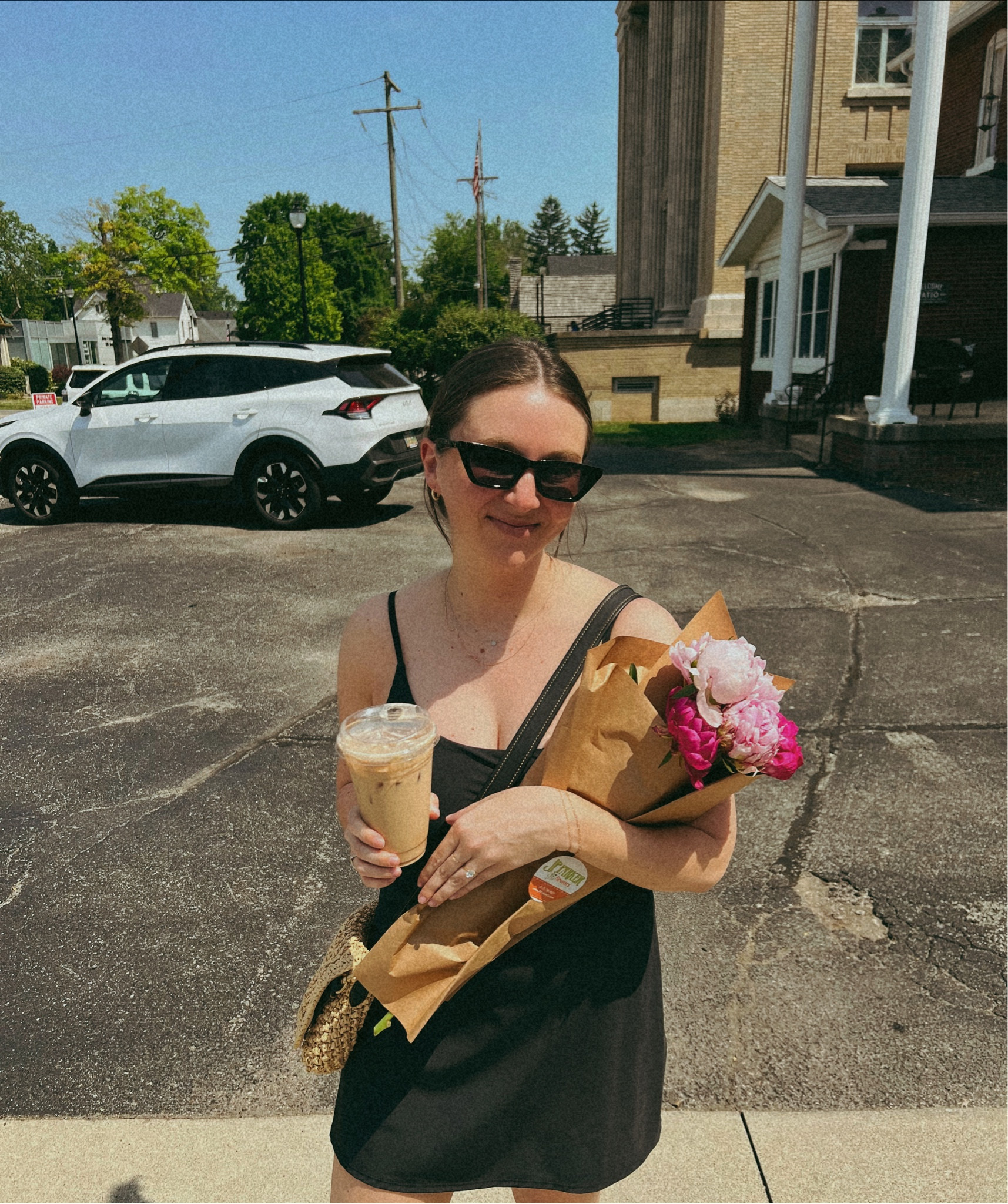 Days at the Farmers market 💐☕️

#LTKfit #LTKstyletip #LTKSeasonal