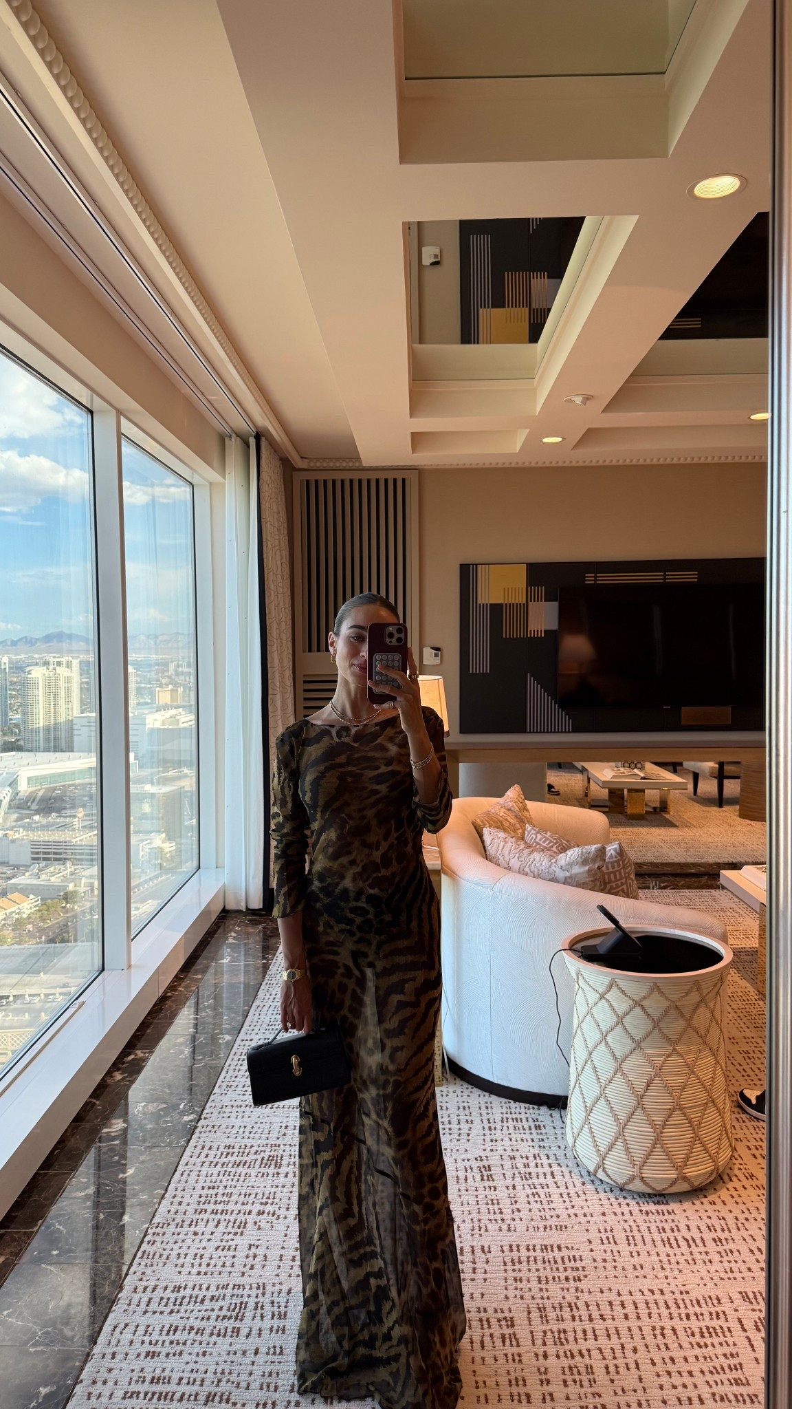 Retrofete
Bottega heels 
Savette bag 

#LTKShoeCrush #LTKItBag #LTKParties