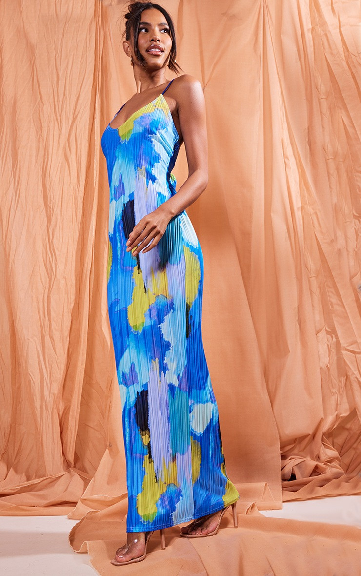 Blue Abstract Print Plisse Low Back Strappy Maxi Dress | PrettyLittleThing US