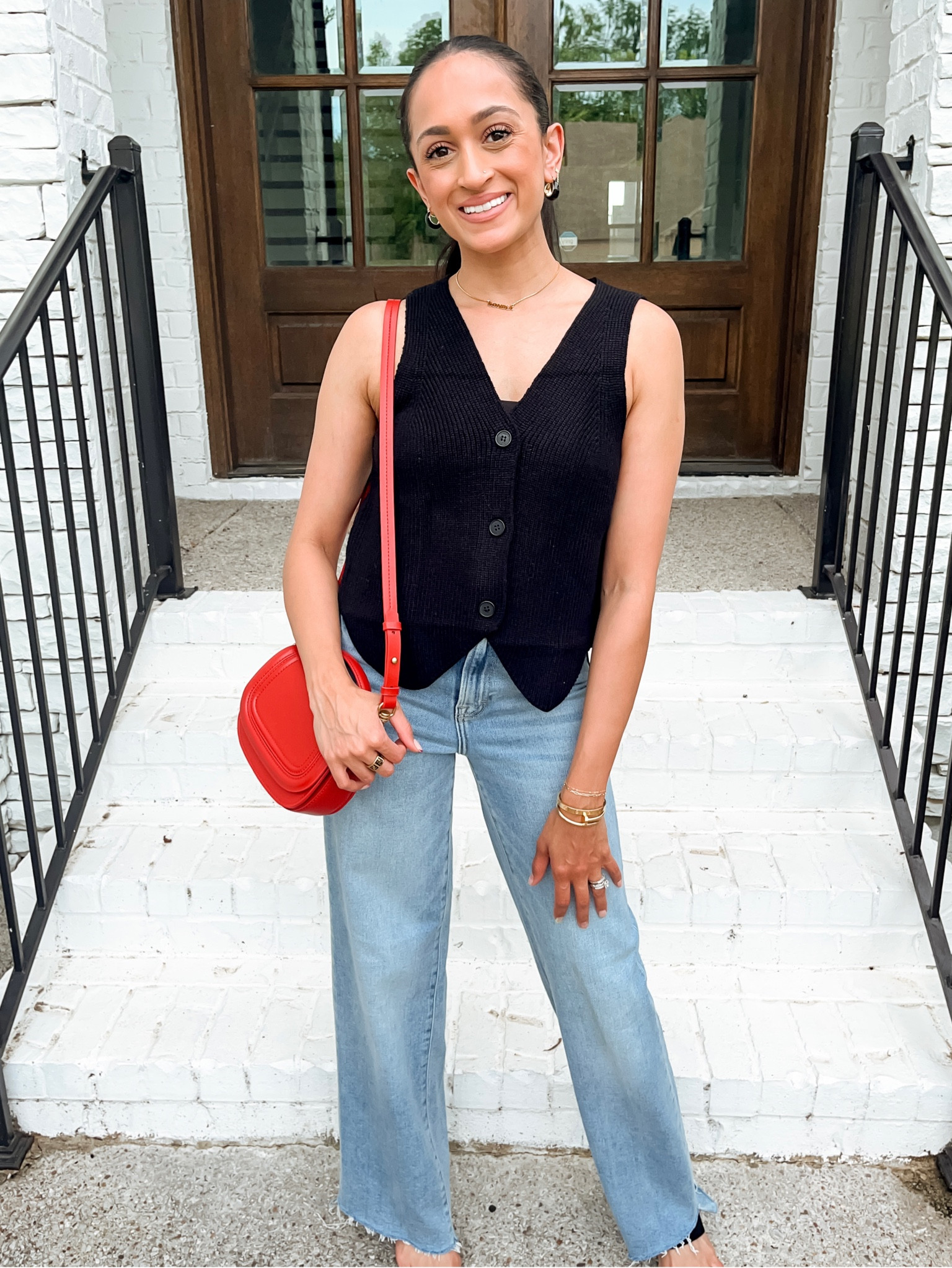 Sweater vest
Dad jeans
Mom jeans
Straight leg jeans


#LTKFindsUnder50 #LTKStyleTip #LTKSaleAlert