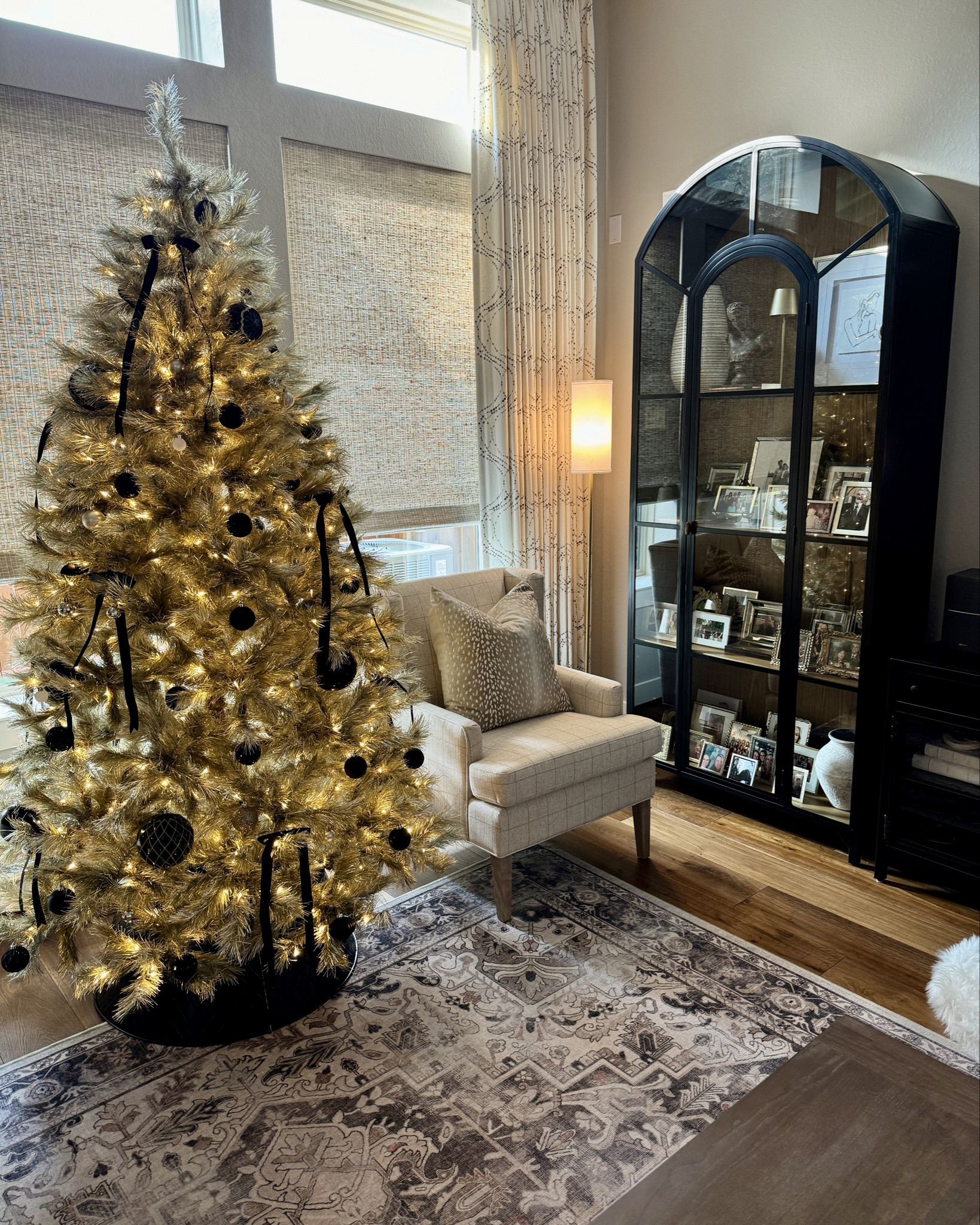 Holiday Decor 🎄

#everypiecefits

#LTKHome #LTKHoliday #LTKSeasonal