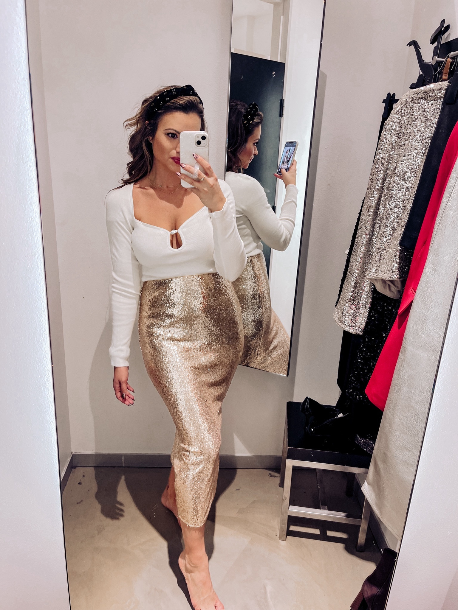 H&M holiday outfit under $50

H&M outfits 
Christmas outfits 
Sequin dress
Sequin skirt 
Midi length skirt 
Holiday outfit 
NYE dress
NYE outfit 
Seauins pants 
Sequin tops
Metallic pants 


#LTKHoliday #LTKstyletip #LTKfindsunder50