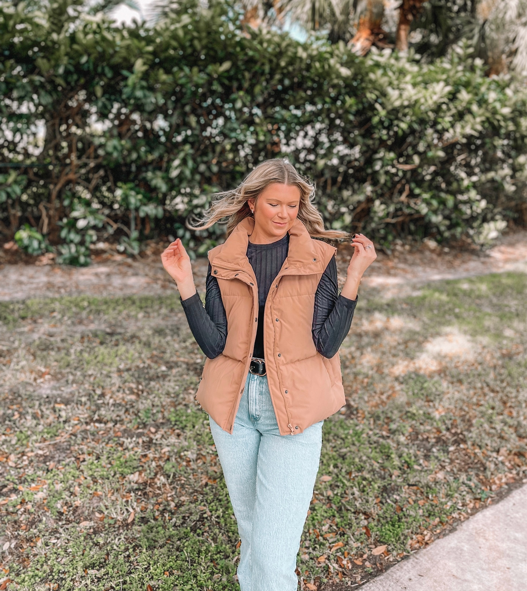 The perfect puffer vest from Amazon! Comes in a ton of colors and under $40. Sized up to a medium but definitely could have gotten a small. 



Fall outfits, fall outfit ideas, winter outfits, travel outfits, hiking outfits, puffy vest, puffer jacket, straight jeans, Abercrombie jeans, ribbed top, long sleeve top, converse sneakers, platform sneakers 

#LTKtravel #LTKfindsunder100 #LTKstyletip