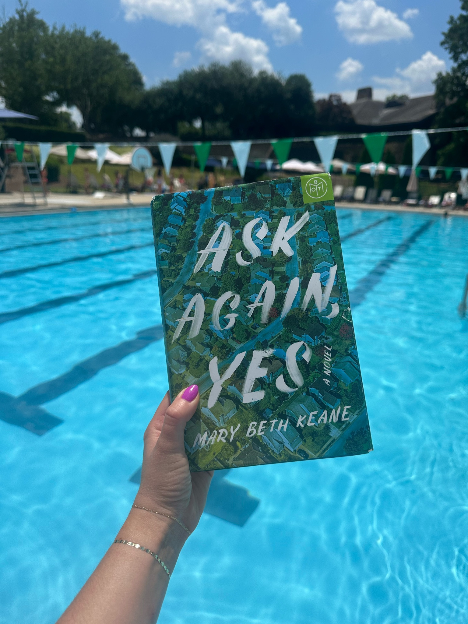 Summer reading 

#LTKHome #LTKSeasonal