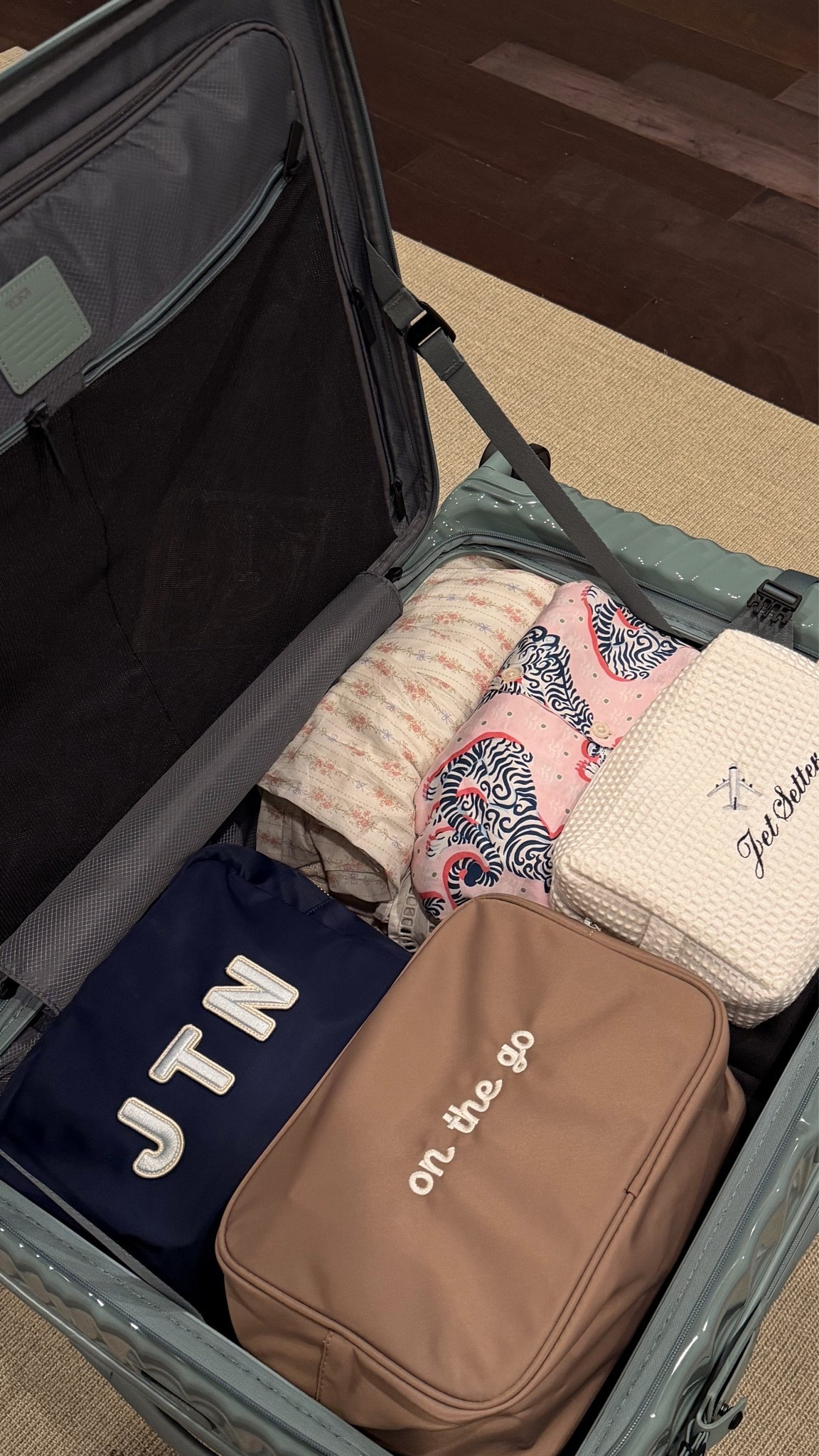 Luggage is currently 30% odd

#LTKTravel #LTKselfcare #LTKdayinmylife