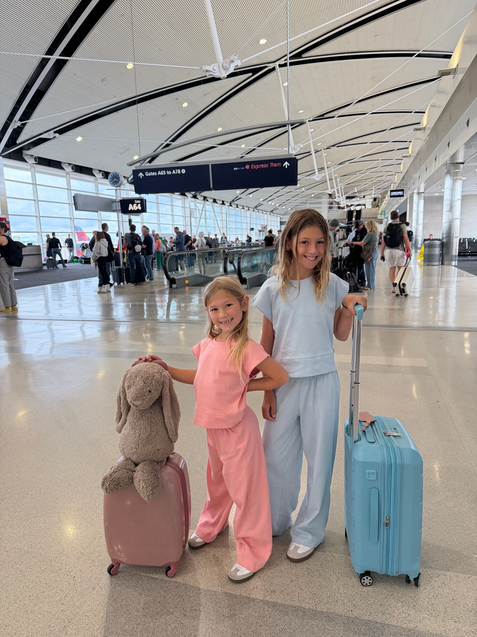 Girls travel day outfits ✈️

#kidstravelstyle #zarakids #girlmom #traveloutfit #zara #potterybarnkids

#LTKKids #LTKTravel #LTKSaleAlert