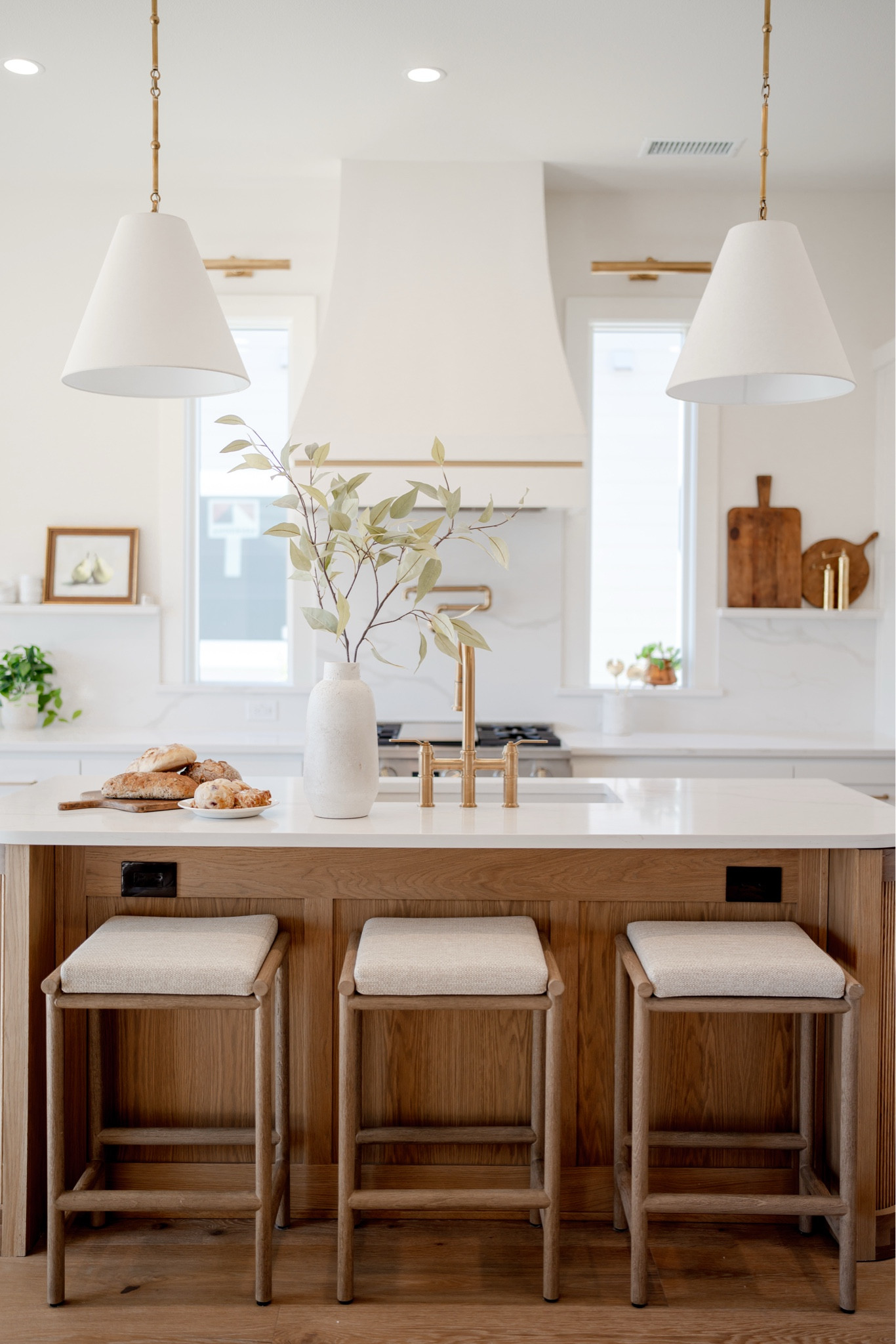 Shop our modern organic kitchen design 🤍