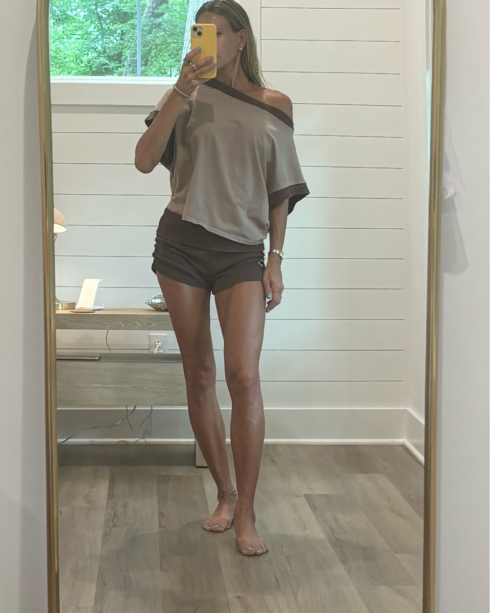 Freshly showered and ready to lounge…I love this set together or as seperates!

#LTKootd #LTKOver40