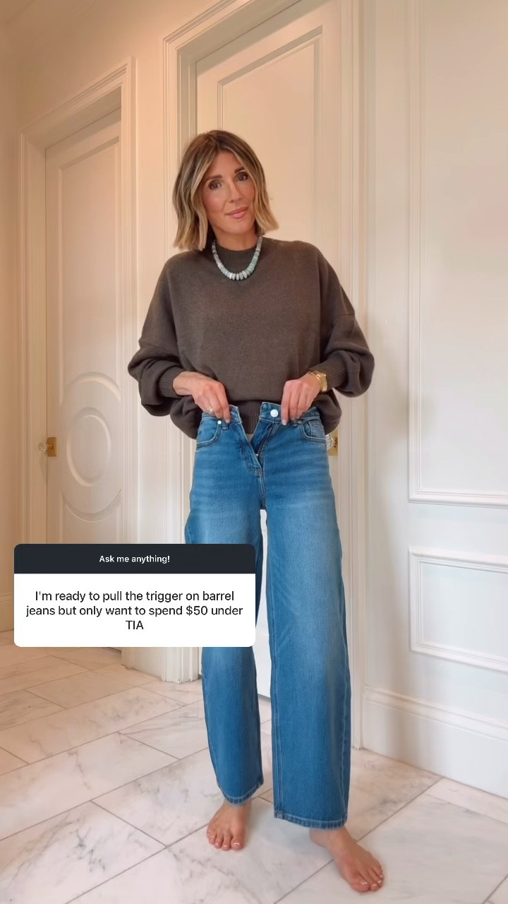 Today’s outfit. These $50 jeans look like the mother barrel ones. @quince #quincepartner
I’m 5’7 wearing size 2/25 in my jeans and small in sweater.