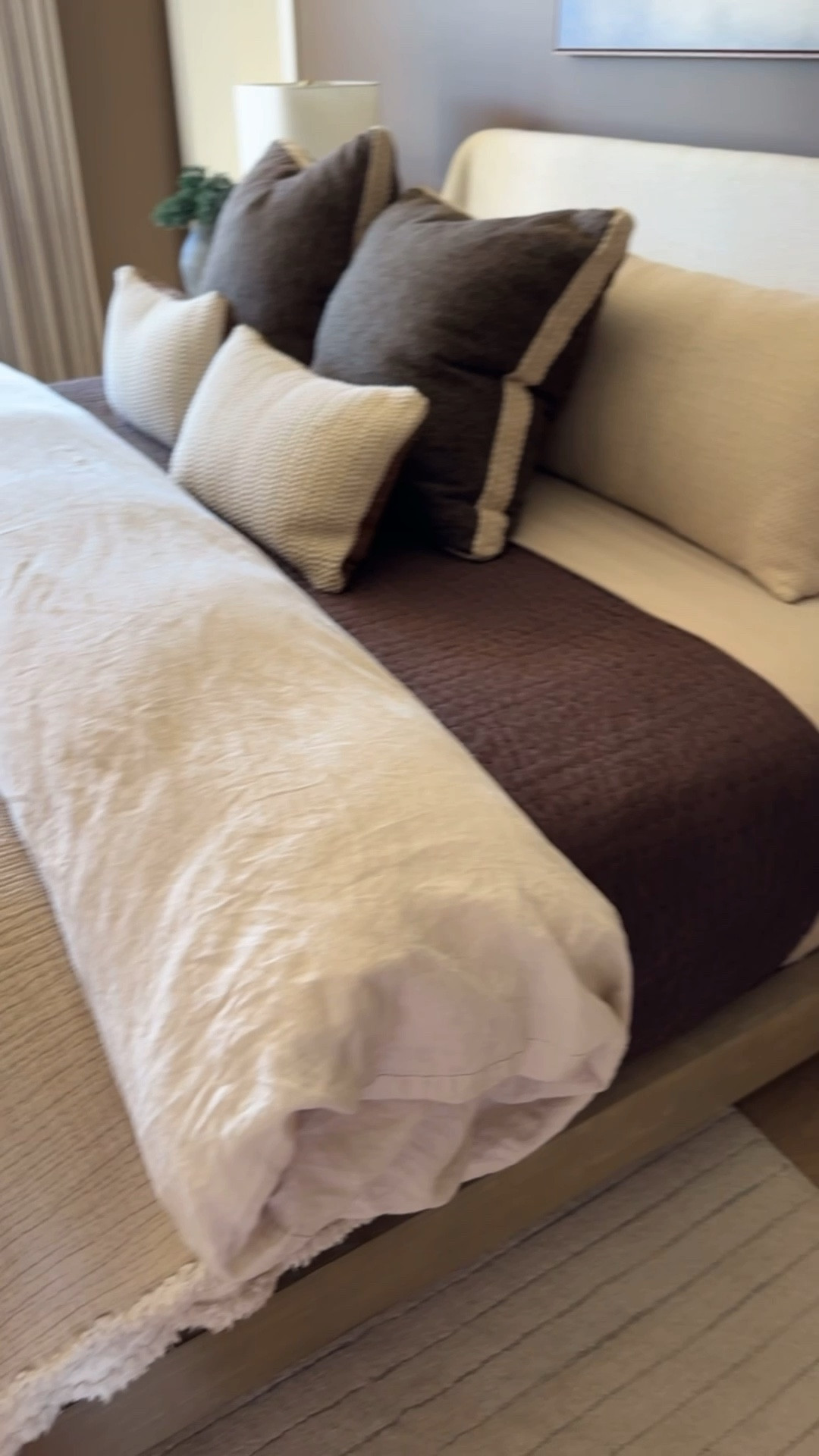 The softest cotton sheets! I have the color toffee and espresso for my bedroom. 
Quince bedding
@onequince


#LTKSaleAlert #LTKdayinmylife #LTKHome