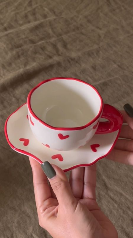 Cutest coffee cup for the win ❤️
—


#LTKVideo #LTKfindsunder100 #LTKhome