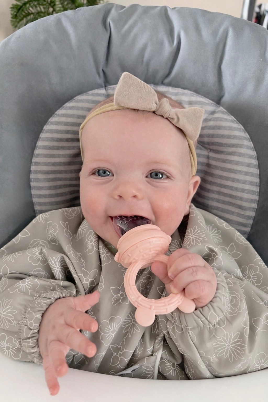 Snack time just got an upgrade with the Nourishing Nibbler Set from Calla & Friends 🤍 Perfect for introducing fresh fruits, frozen treats, and safe self-feeding without the mess. The soft silicone is gentle on little gums and makes teething a little easier too. Such a simple must-have for busy moms and curious little eaters 🙏🏼 

Best part is, these are ON SALE ‼️ save extra with code: MURRAY10

#LTKmomlife #LTKBaby #LTKSaleAlert