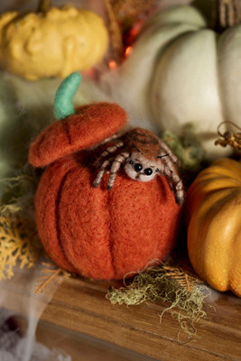 Coblyn Spider + Pumpkin Felt Critter | Anthropologie (US)