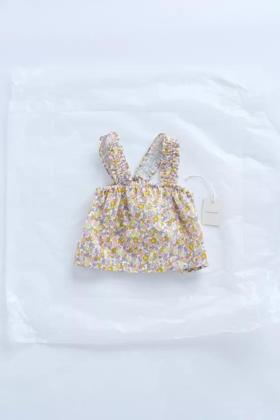 An enhanced experience.Check it out in the app. | Zara US