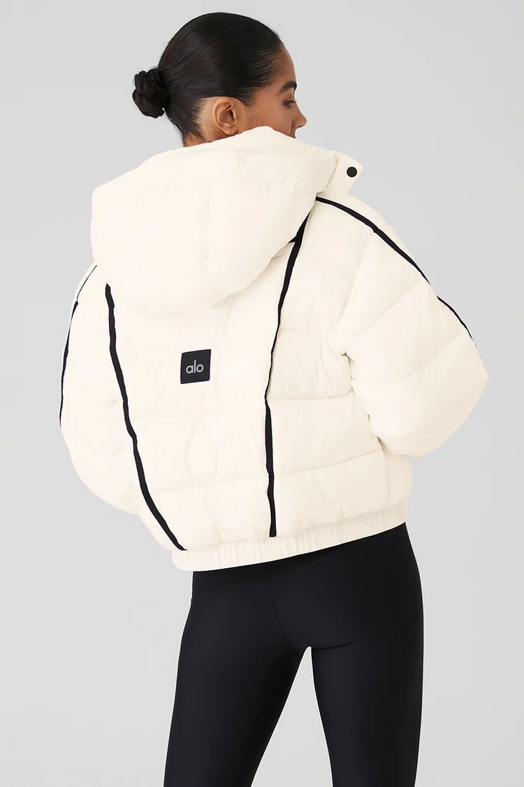 Aspen Love Puffer Jacket - Wild Berry | Alo Yoga (US)