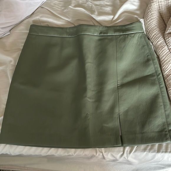 NWT Aritzia Wilfred Patio Leather Mini Skirt Sage | Poshmark