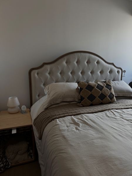 Bedroom Amazon neutrals, linen sheet 

#LTKhome #LTKSpringSale #LTKfindsunder50