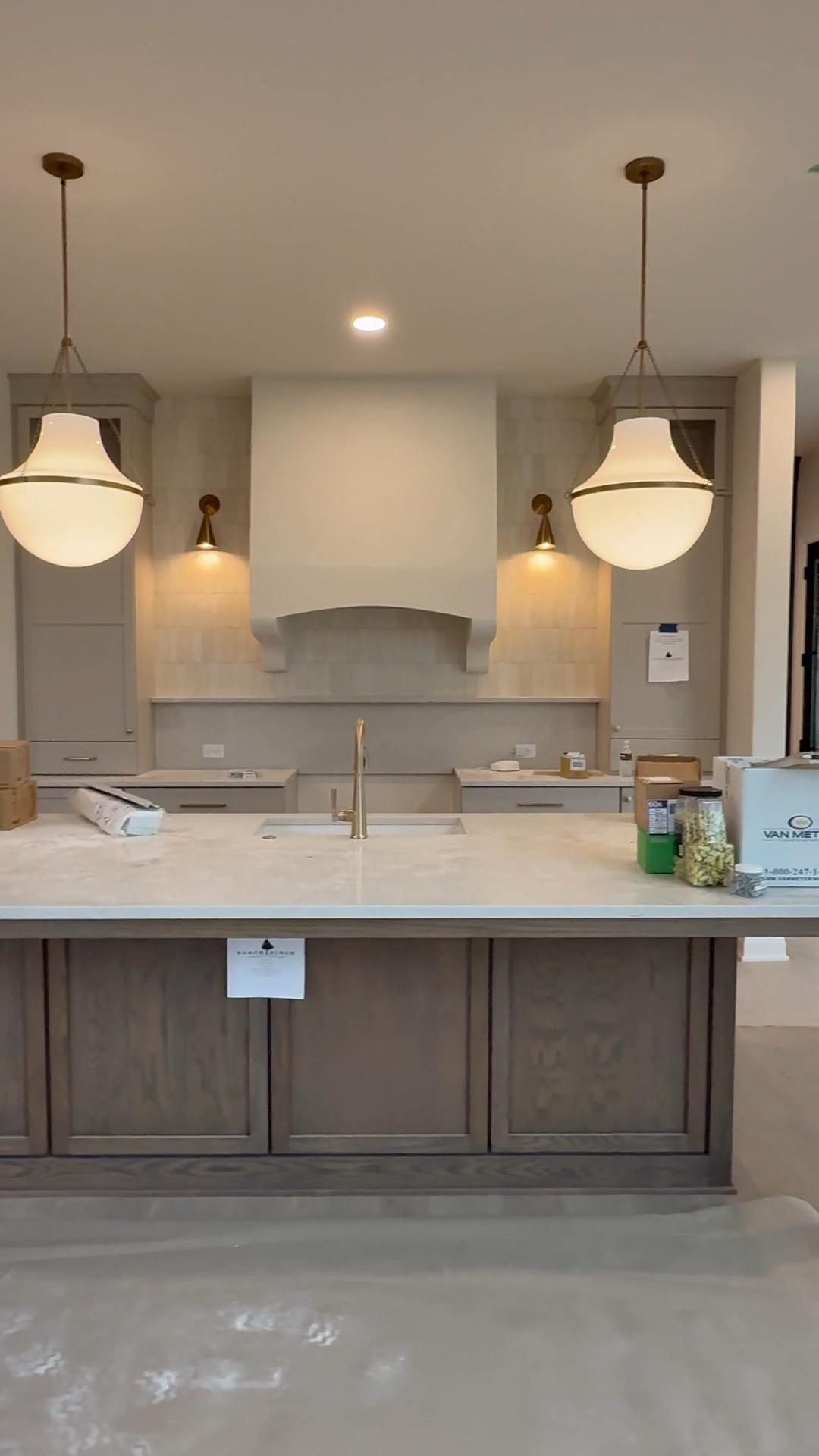 Kitchen island pendants and sconces 