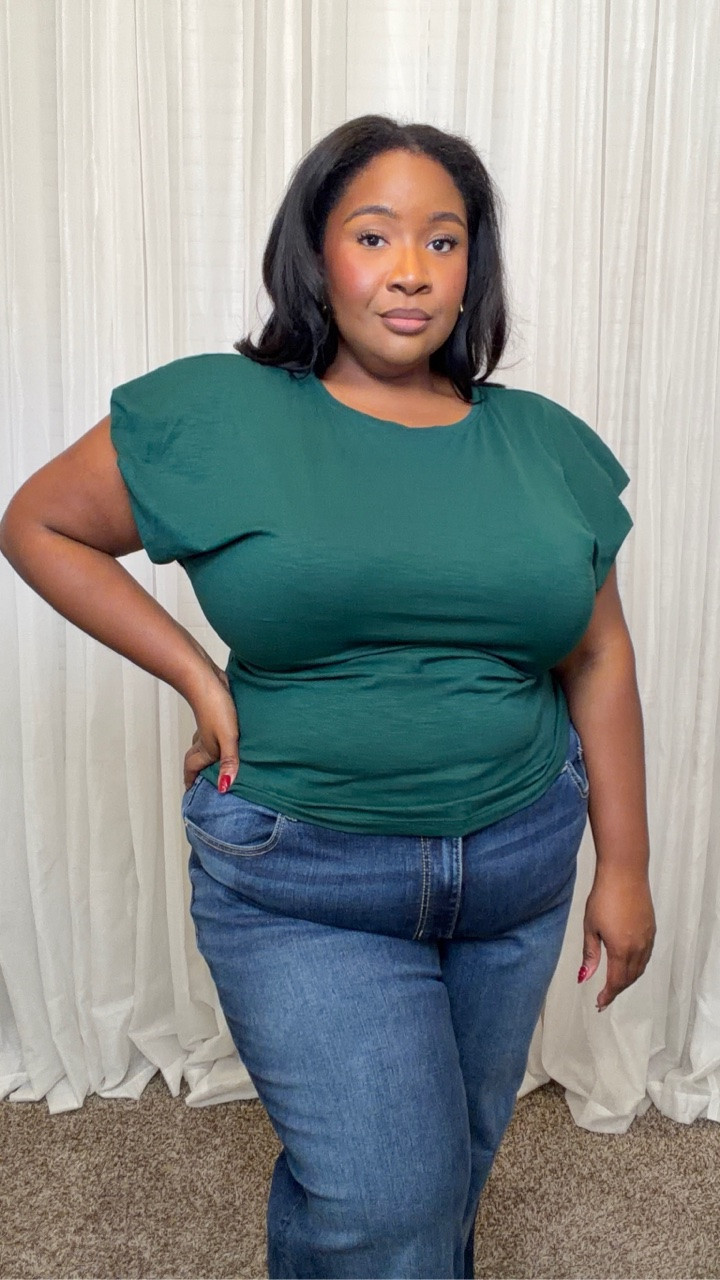 Trying this cute bubble sleeve top from Walmart! A cute staple that comes in 4 colors and goes up to a 4x! I'm
wearing a 2x for reference.

#LTKPlusSize #LTKMidsize #LTKootd