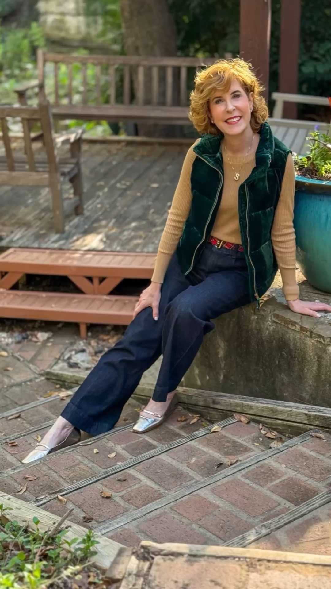 This velvet green puffer? Perfection!
💚💚💚
I paired it with a gold sparkly fitted sweater, flattering high-waist trouser jeans, a plaid belt (reversible to gold), and silver mules.
💚
Best of all, it’s ALL 40% off right now! 
🎉💃🙌🏻

#LTKWatchNow #LTKHoliday #LTKSaleAlert