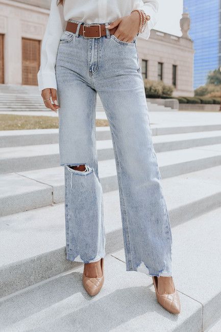 Undercurrent Light Wash 90s Straight Jeans | Magnolia Boutique