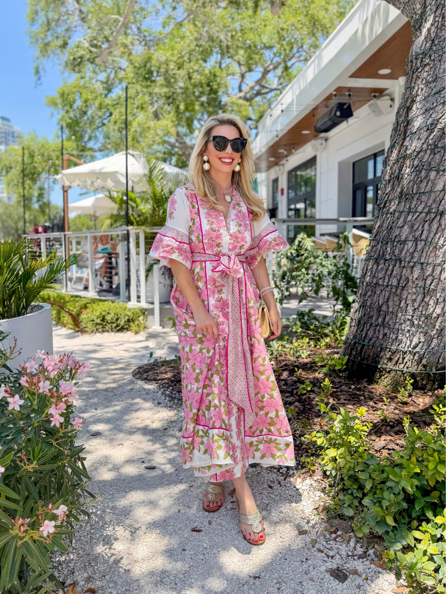 If Summer dresses had a dress code, this would be it! 

Runs generous so I sized down to an XS

Florals for spring
Floral dress
Sue Sartor
St. Pete
Perry’s Porch
Lunch dates


#LTKTravel #LTKMothersDay #LTKmomlife