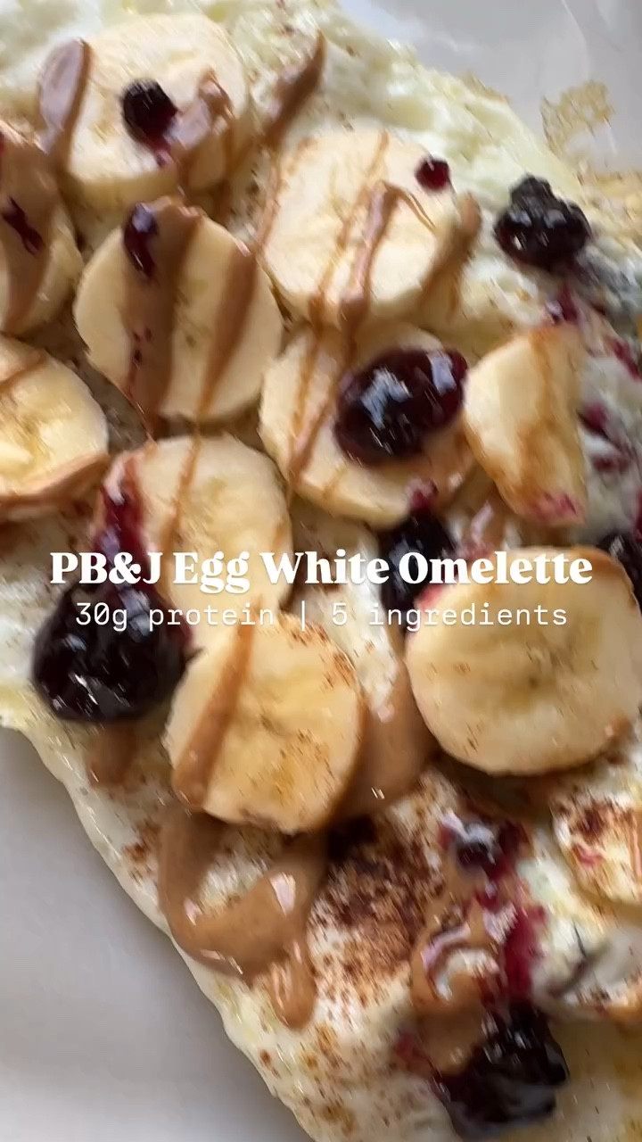 Had to try this PB&J EGG WHITE OMELETTE inspired by @paigejohnston_fit! 🥞🍓🥜 

Here’s how to make it: 
・1 cup liquid egg whites 
・1 Tbsp natural peanut butter 
・1 Tbsp jam/jelly 
・½ banana, sliced
・½ tsp cinnamon 
・Cooking spray 

1️⃣ Spray a nonstick skillet with cooking spray and cook your egg whites, omelette style, over medium-low heat. I like covering my pan to help them cook. Sprinkle on cinnamon and salt while they’re cooking. Once the egg whites are cooked through, flip one side over to make an omelette.
2️⃣ Top with banana slices, a drizzle of peanut butter and the jelly and enjoy!

Macros (serves 1): 340 calories, Fat: 8g, Carbs: 37g, Protein: 30g, Fiber: 2g, Sugar: 19g

#PBJEggWhiteOmelette #EggWhiteRecipe #HealthyBreakfast #HighProtein #LowCalorie #BreakfastIdeas #EggWhites

#LTKHome #LTKActive #LTKFitness