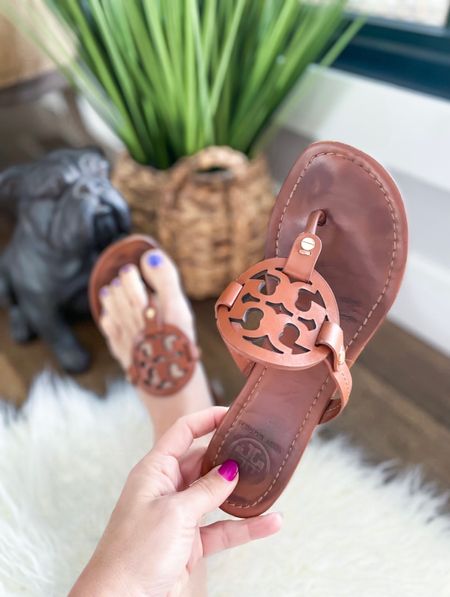 🚨ALERT!!! My #1 must have sandal is currently on sale!! If you guys know Tory Burch you know the Miller sandal rarely goes on sale and NEVER in the neutral colors! Girlfriends runnnnnnn bc sizes are going quick!!
Fit Tip- runs TTS but if in between I’d size up.

#toryburch #toryburchmillersandal #millersandals #springstyle #sandalsale

#LTKU #LTKshoecrush #LTKsalealert