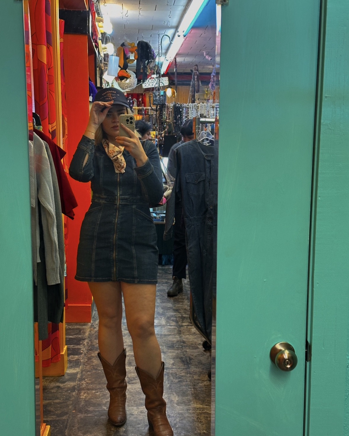 Such a flattering stretchy comfy denim mini dress from Levi’s 