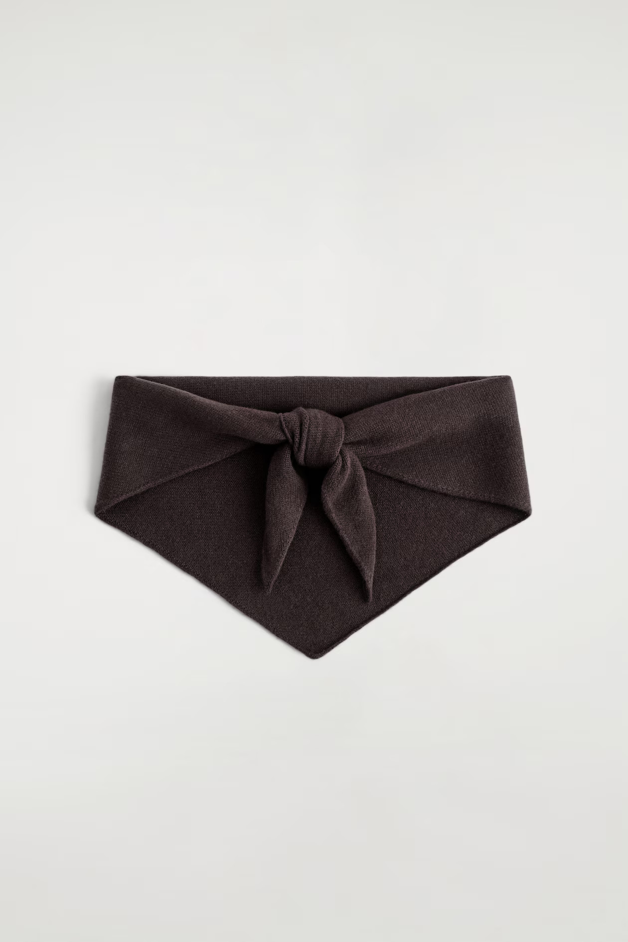 OVERSIZED WOOL TRIANGLE SCARF - DARK BROWN | COS GB | COS UK