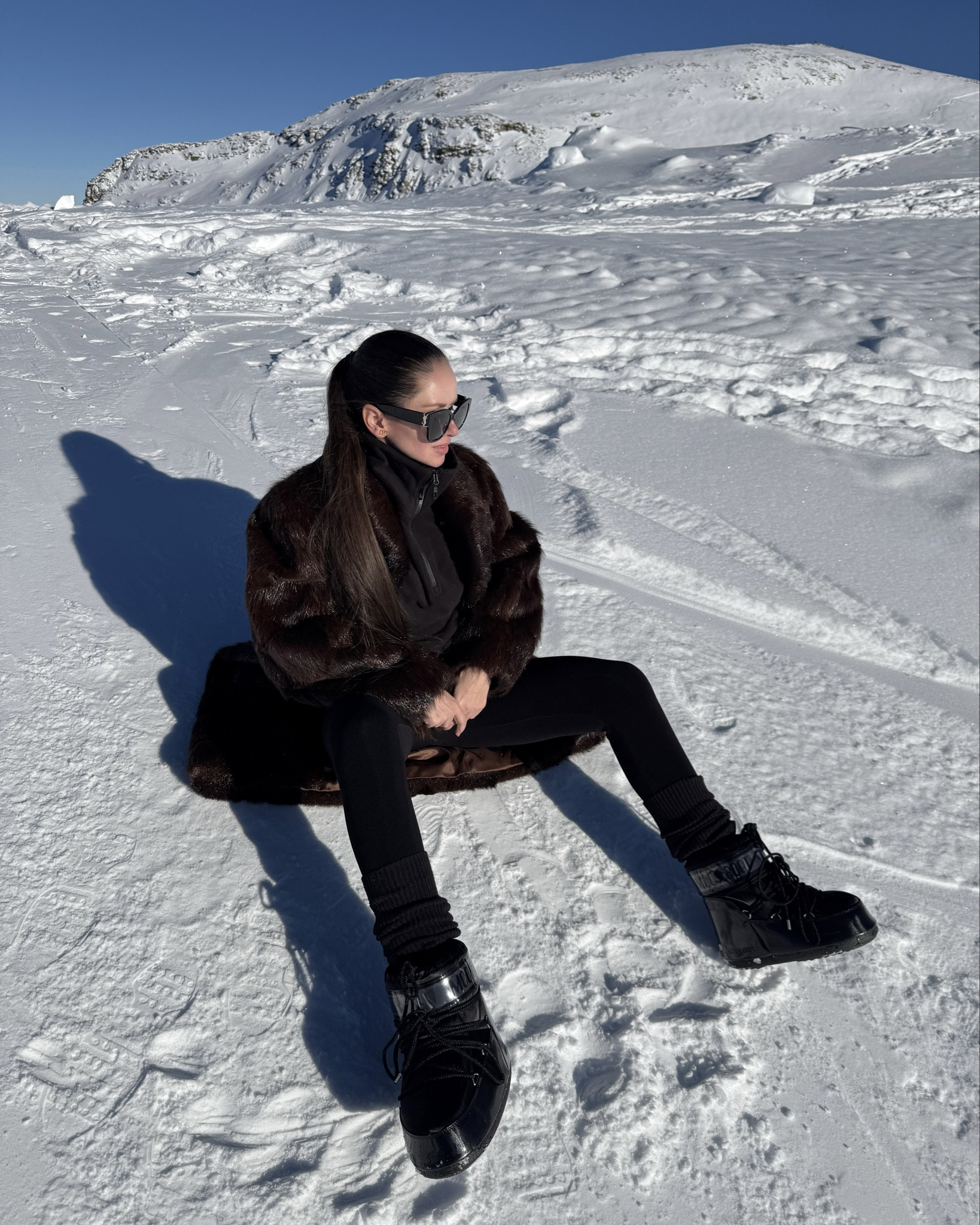 your standards should be high. me: sure. 3,000 m above sea level ❄️


winter look, winter outfit, fur coat, moon boot, coat, mountain, apres ski, north face

#LTKwinter #LTKshoes #LTKstyletip