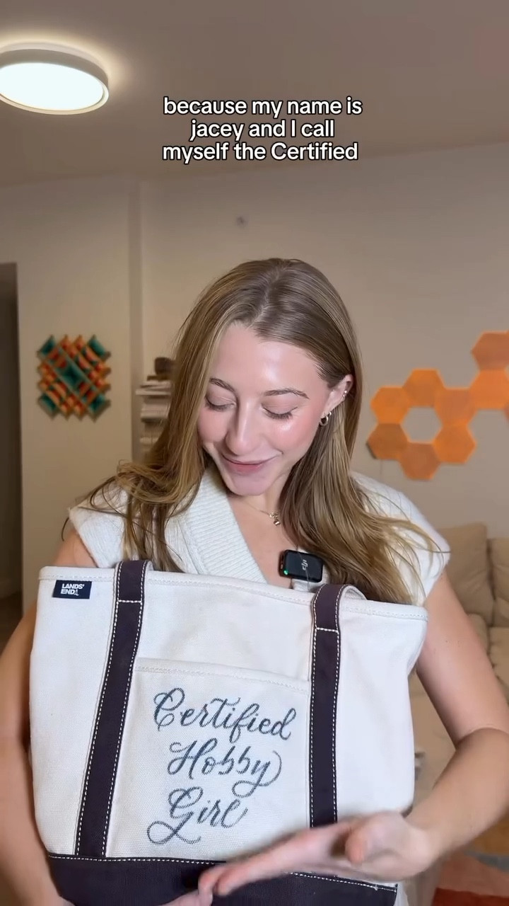 if nothing sounds fun to you anymore & you just have the urge to scroll even though it doesn’t feel good, you need to make an analog bag!!!!! here’s everything that’s in mine (aka my favorite hobbies) so you can get inspo for what to put in yours!!! lmk your faves so I can add to mine too 🤍🥰📚

follow for new videos on simple ways to improve your mental health, feel more creative & find more joy every single weeeeek ily!!! 💛💛
••••••
@cocowyocoloring @grabieofficial @alyssawhetstoneart @amazonkindle 

#hobby #hobbies #artsandcrafts #diy #crafts #thingstodo #hobbyideas #art #creativity #creative #stressrelief #anxietyrelief #stopscrolling #phoneaddiction  #thingstodowinter