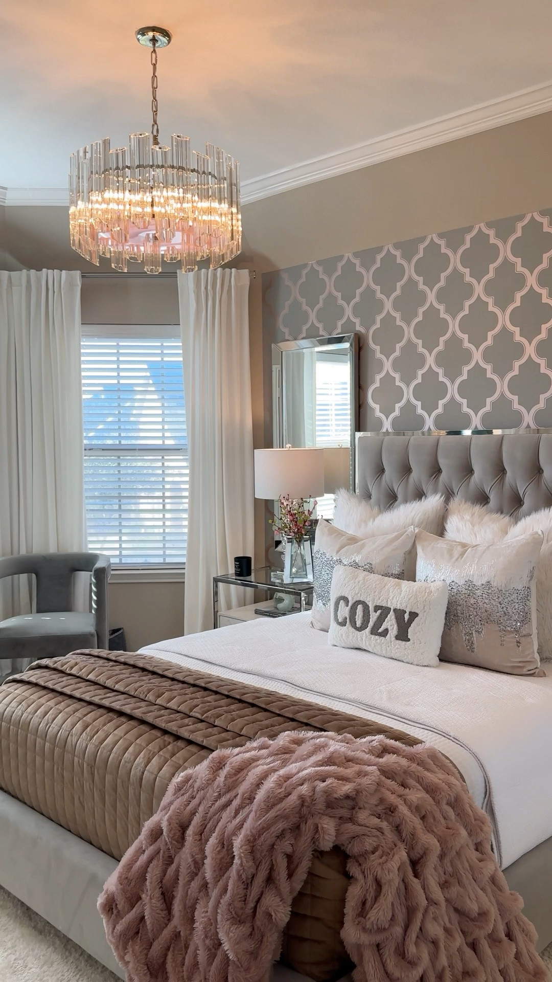 Added a little Valentine’s Day touches to my guest bedroom! #homedecor #bedroomdecor 

#LTKVideo #LTKhome #LTKMostLoved