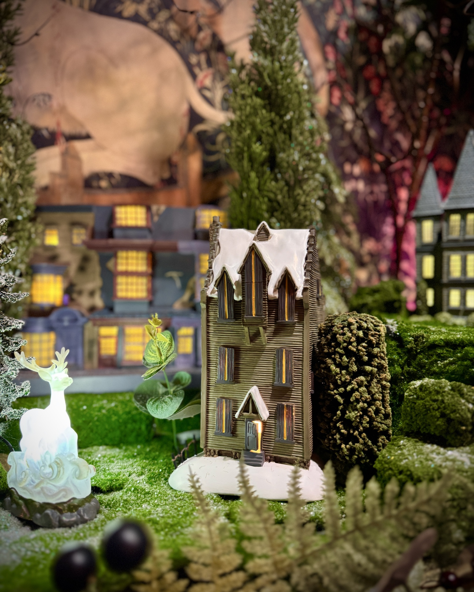 Stunning department 56 and Enesco Harry Potter buildings  