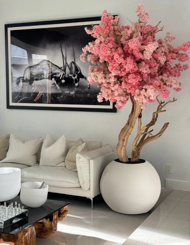 Pink cherry blossom tree 30”

This cherry blossom is gorgeous and the flowers are hand placed by our skilled artisans. This chic design add a modern twist to any room  

#LTKParties #LTKHome #LTKTravel