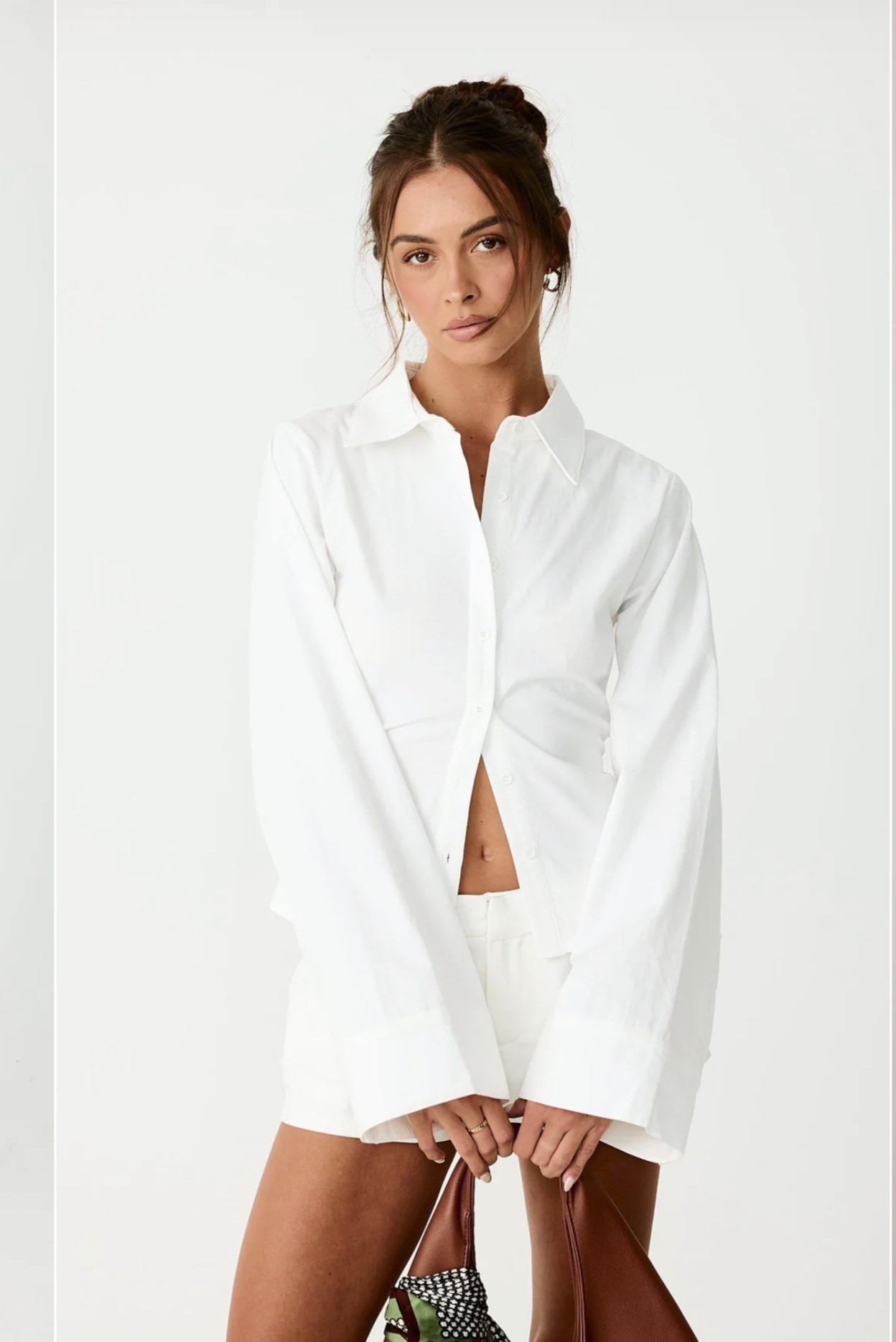 White button down :)

#LTKgrwm